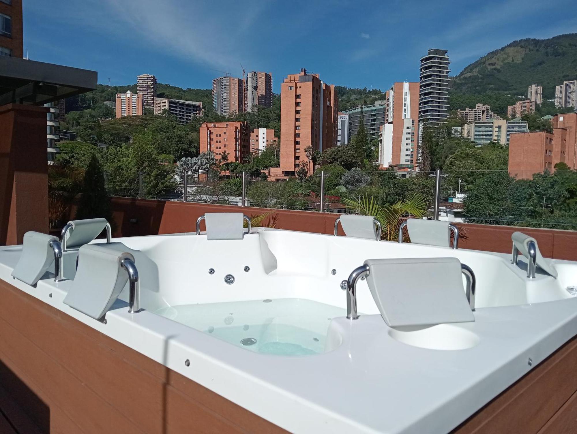 Hotel Lomas 10 Medellin By Dico エクステリア 写真